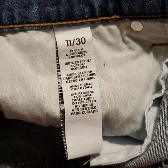 Celebrity Pink Hi Rise Mom Jean Short Iconic Short Size 11/30 - Picture 8 of 8